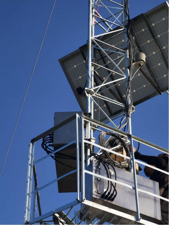 MET Tower/Meteorological Mast/Wind Monitoring Tower Marked With Aircraft Warning Light System